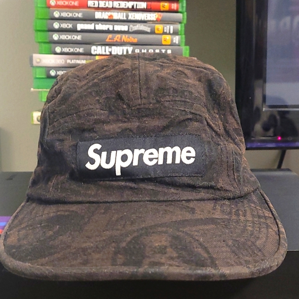 SUPREME 100 bill 5 panel camp hat.